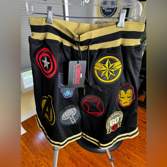 GORGEOUS MARVEL SHORTS!!! - Picture 4 of 7